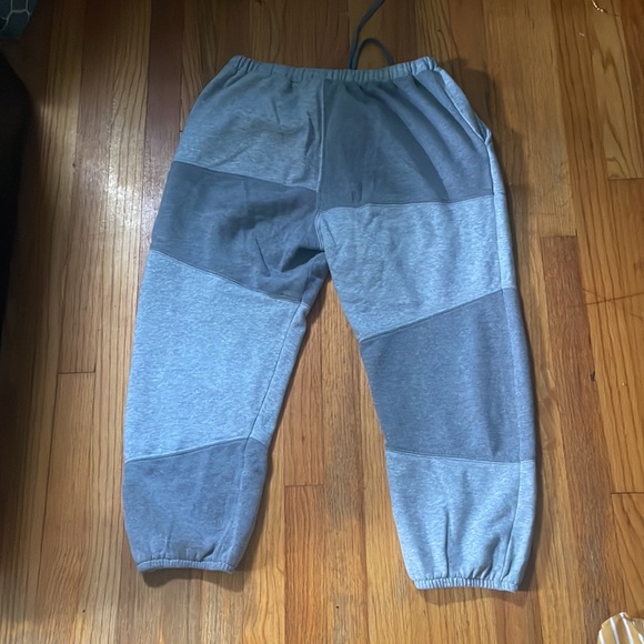 Grey color block sweatpants - Picture 2 of 3